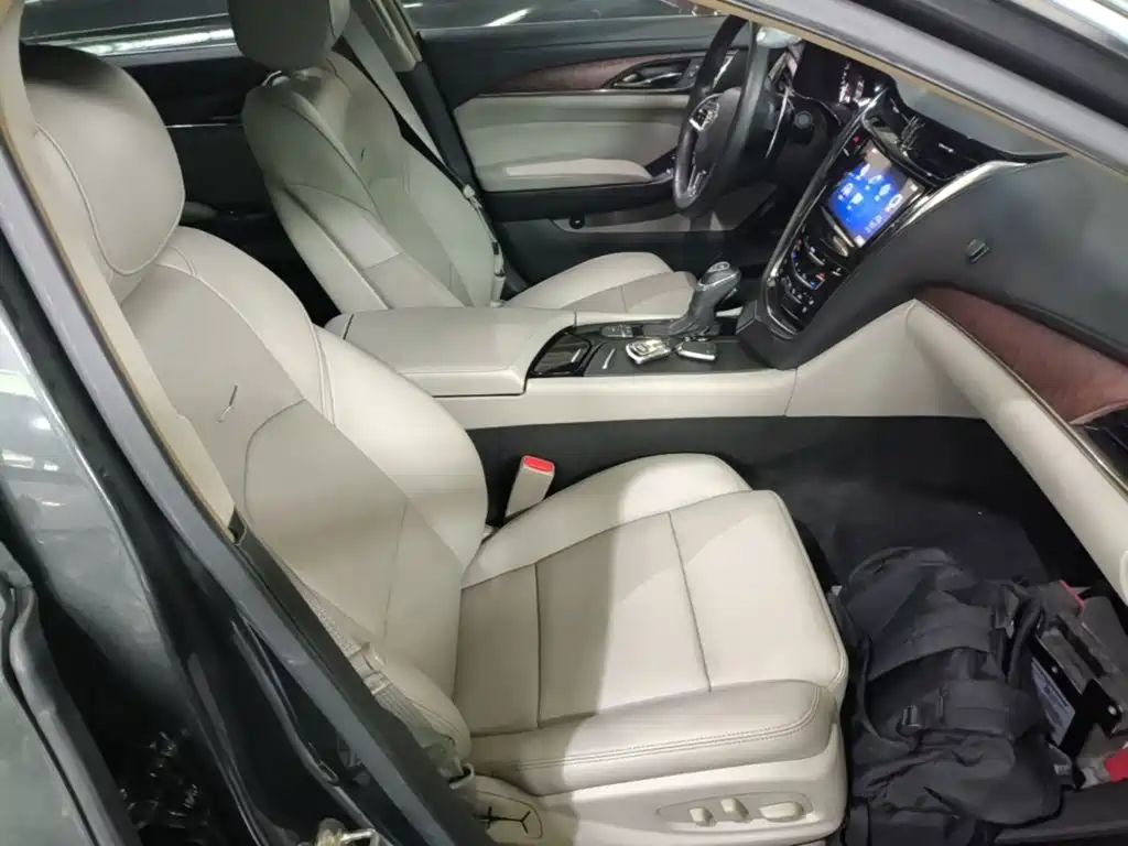 Cadillac CTS 2017 — фото 25