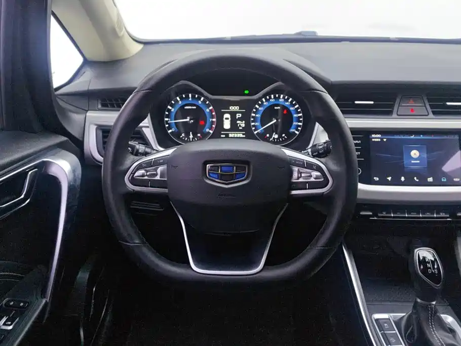 Geely Vision X3 2019 — фото 15