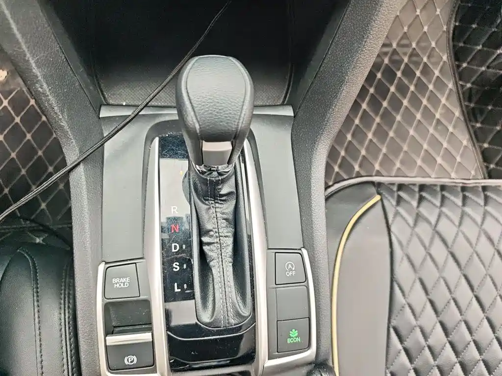 Honda Civic 2020 — фото 10