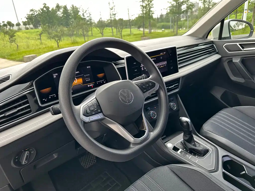 Volkswagen Tiguan L 2022