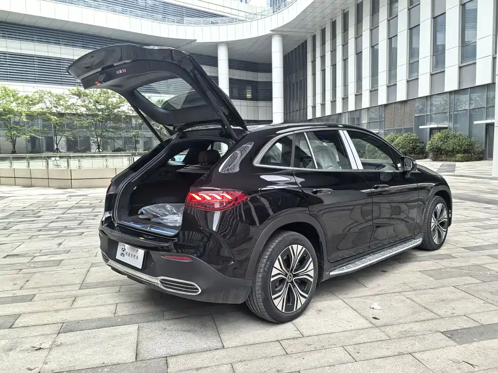 Mercedes-Benz EQE SUV 2025