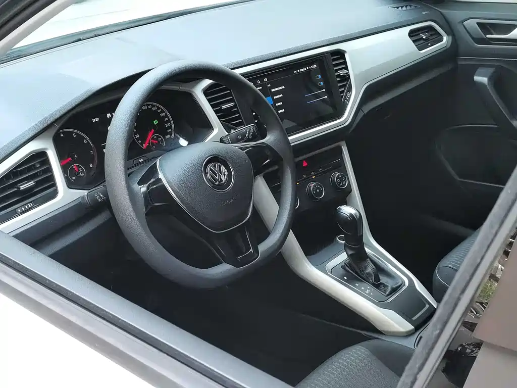 Volkswagen T-Roc 2019 — фото 13