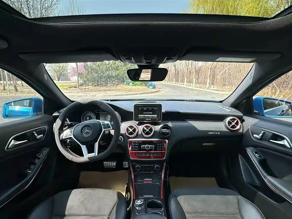 Mercedes-Benz A-Class 2015 — фото 16