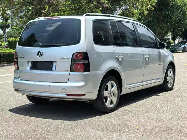 Volkswagen Touran 2015