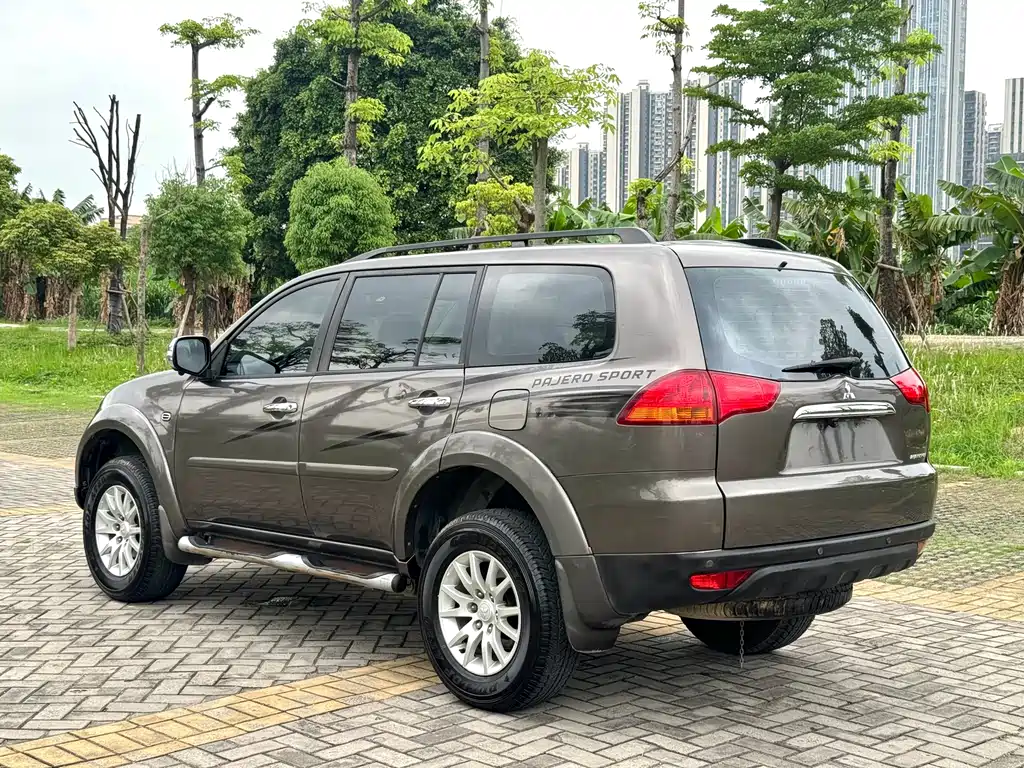 Mitsubishi Pajero Sport 2015 — фото 18