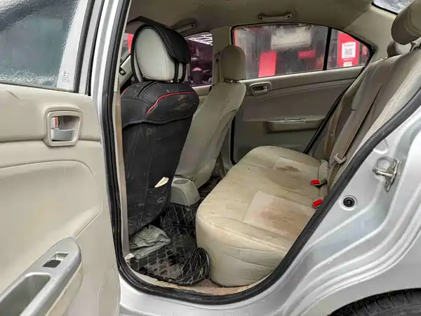 Changan Yuexiang V3 2012