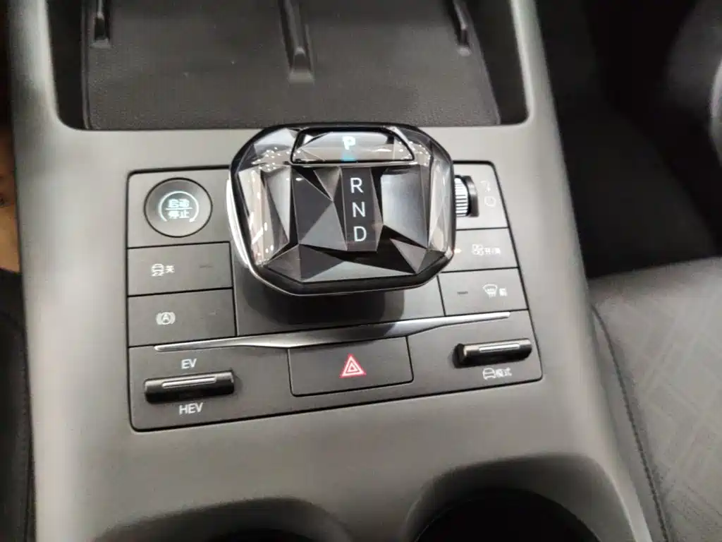 BYD Qin PLUS 2025 — фото 14
