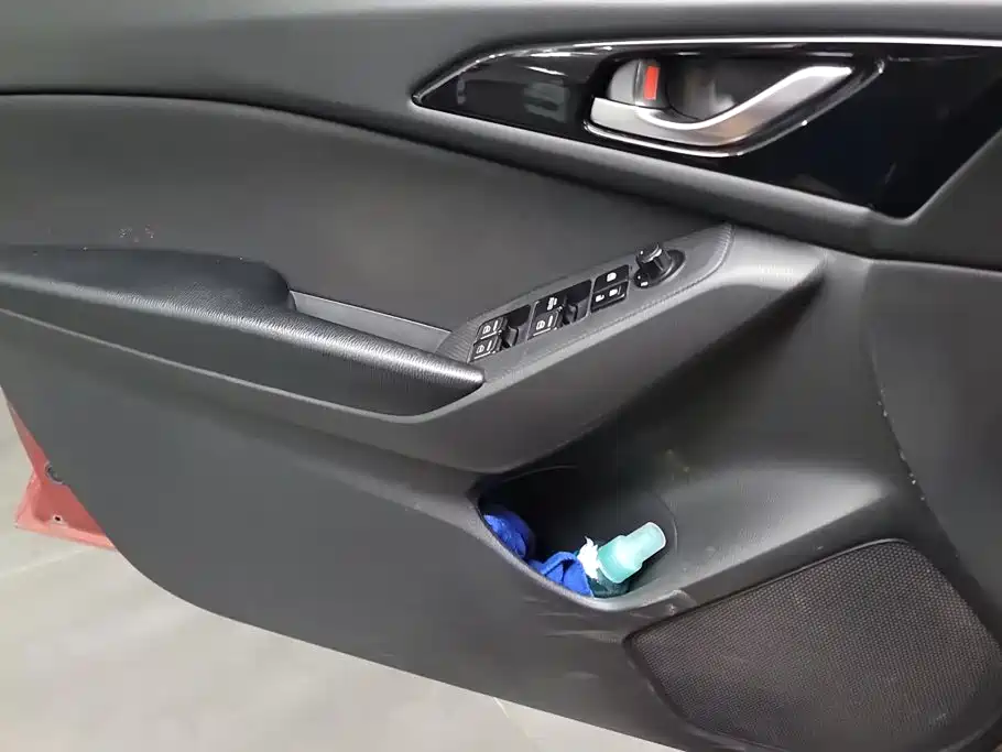 Mazda 3 Axela 2016