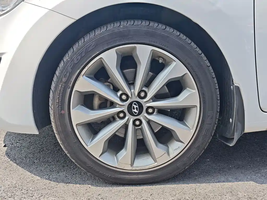 Hyundai Elantra Langdong 2016 — фото 14