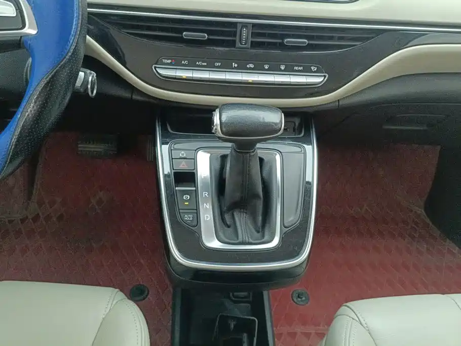GAC Trumpchi M6 2021 — фото 16