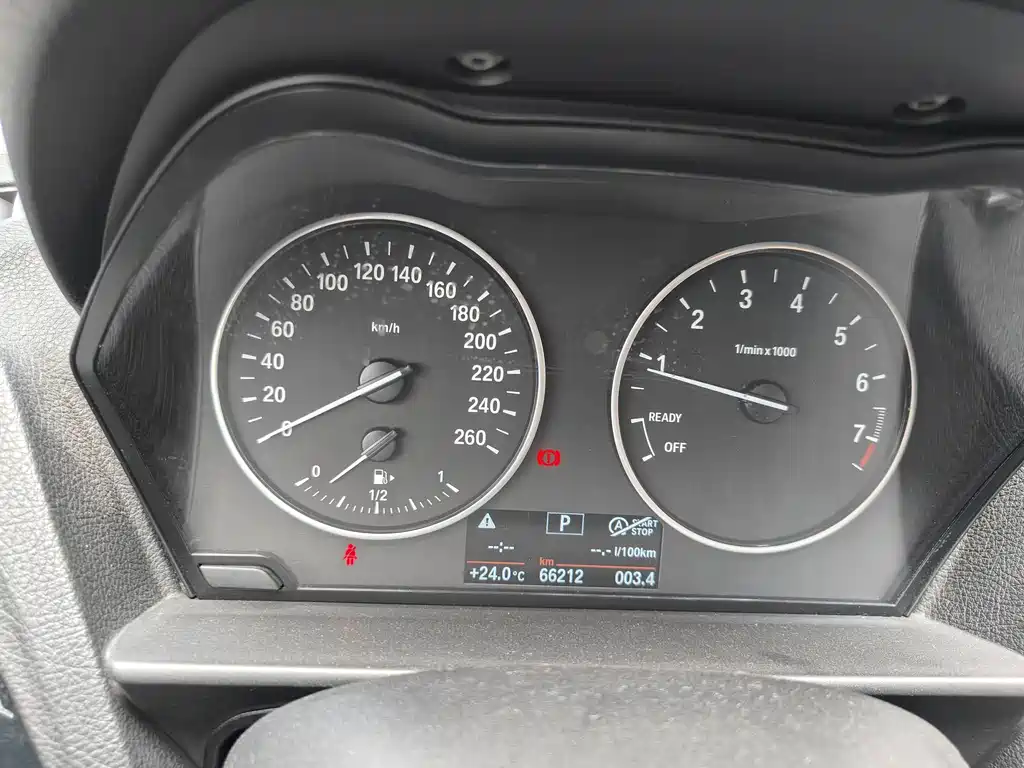 BMW 1 Series 2015 — фото 10