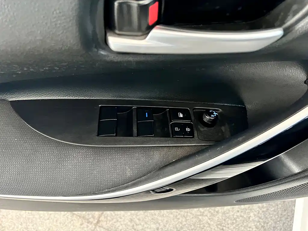 Toyota Corolla 2022 — фото 17