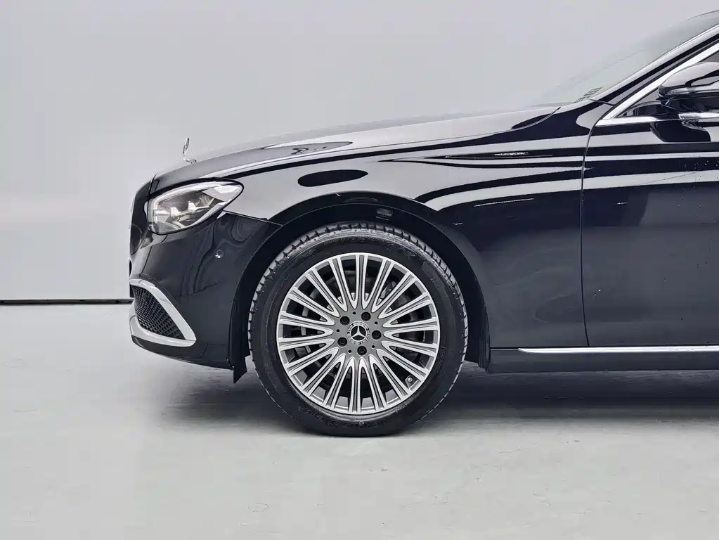 Mercedes-Benz E-Class 2021 — фото 17