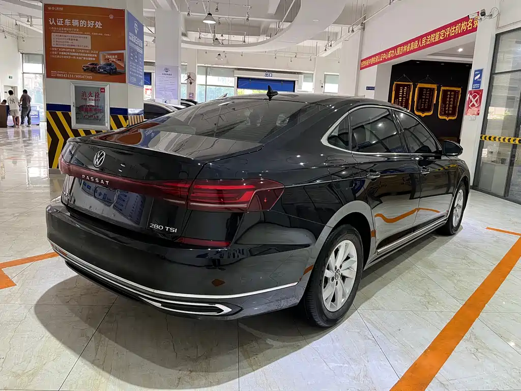 Volkswagen Passat 2023