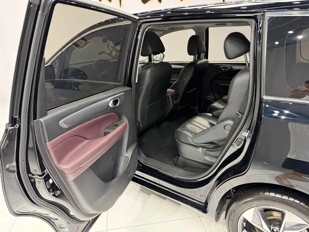 GAC Trumpchi M6 2022 — фото 16