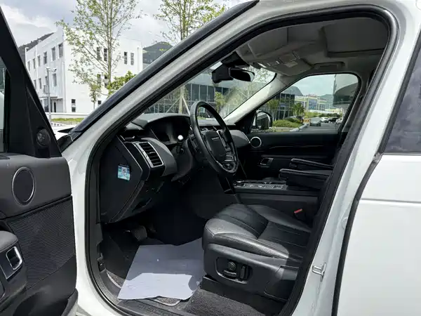 Land Rover Discovery 2020