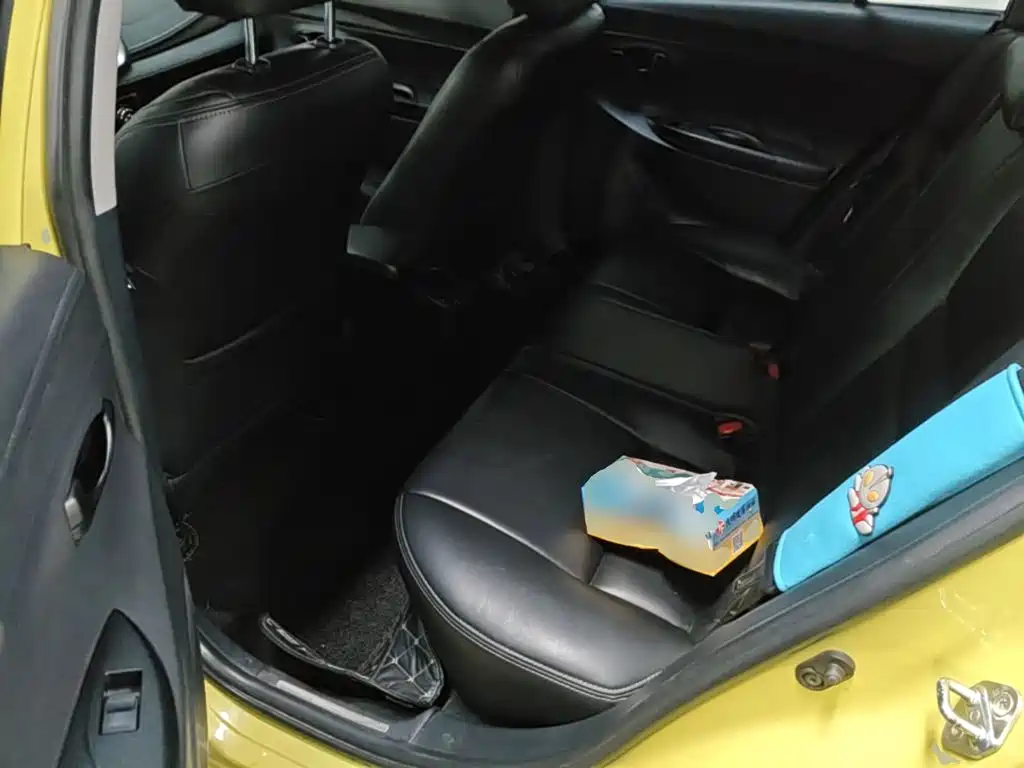 Toyota Yaris L 2020 — фото 17