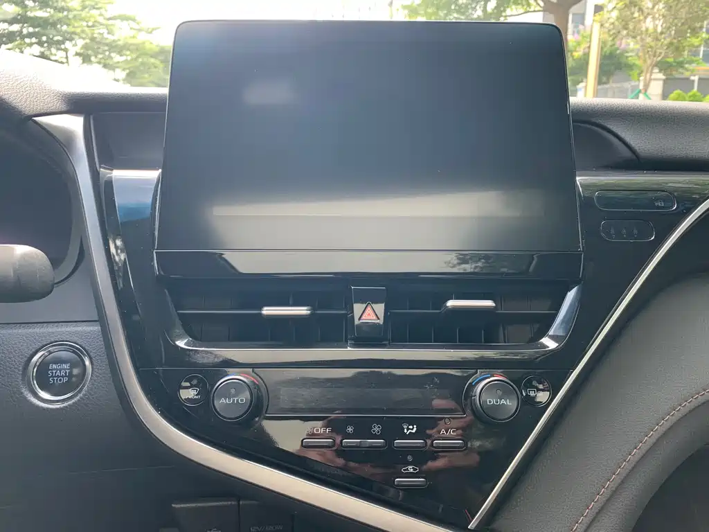 Toyota Camry 2023 — фото 15