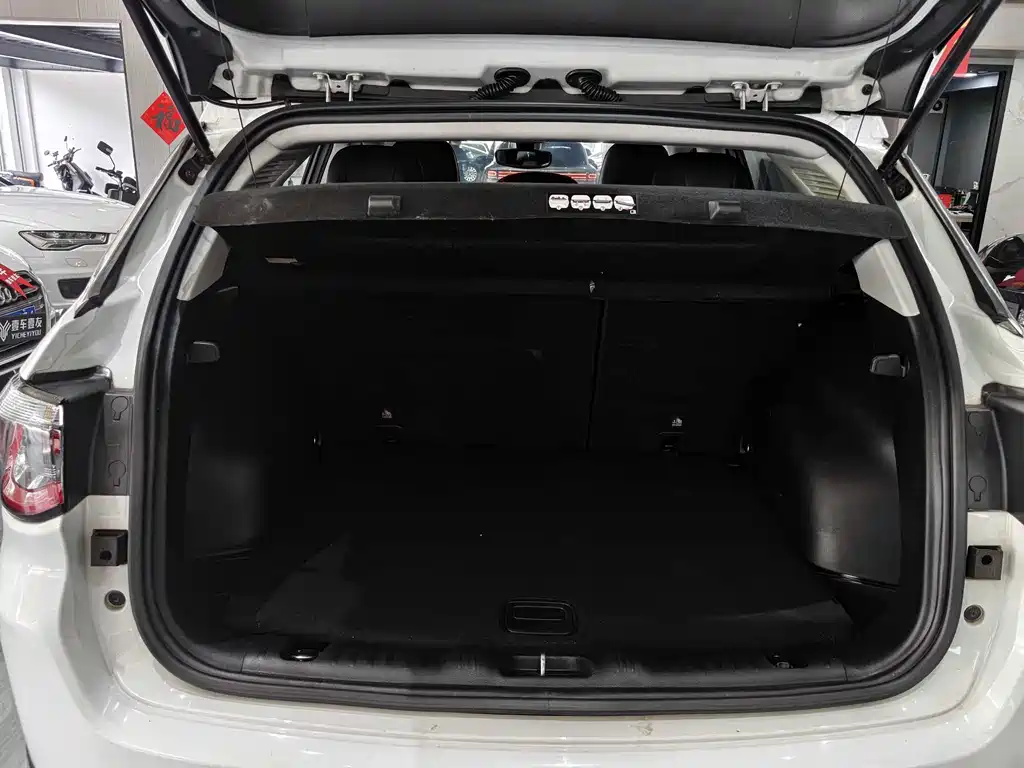 Jeep Compass 2017 — фото 12