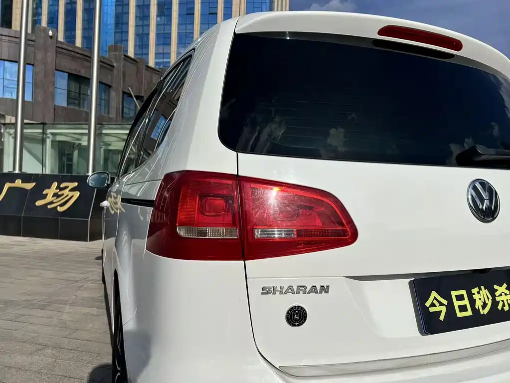 Volkswagen Sharan 2016 — фото 12