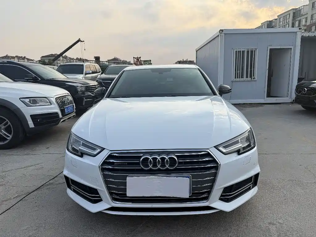 Audi A4L 2018