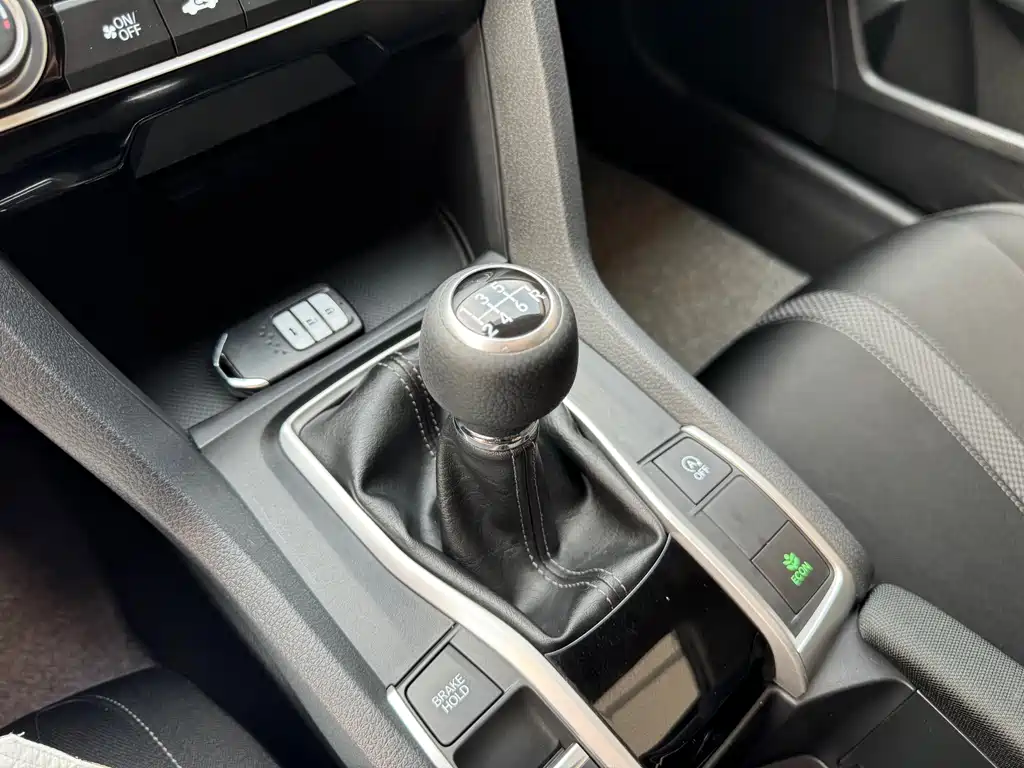 Honda Civic 2020 — фото 19