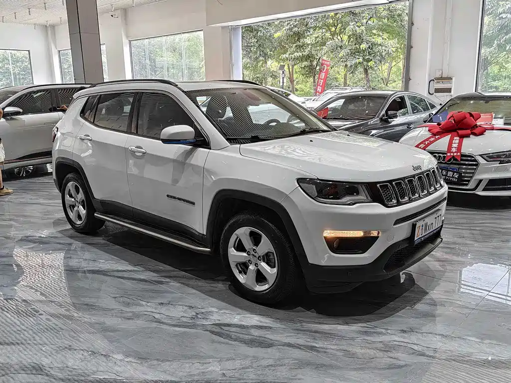Jeep Compass 2017 — фото 3