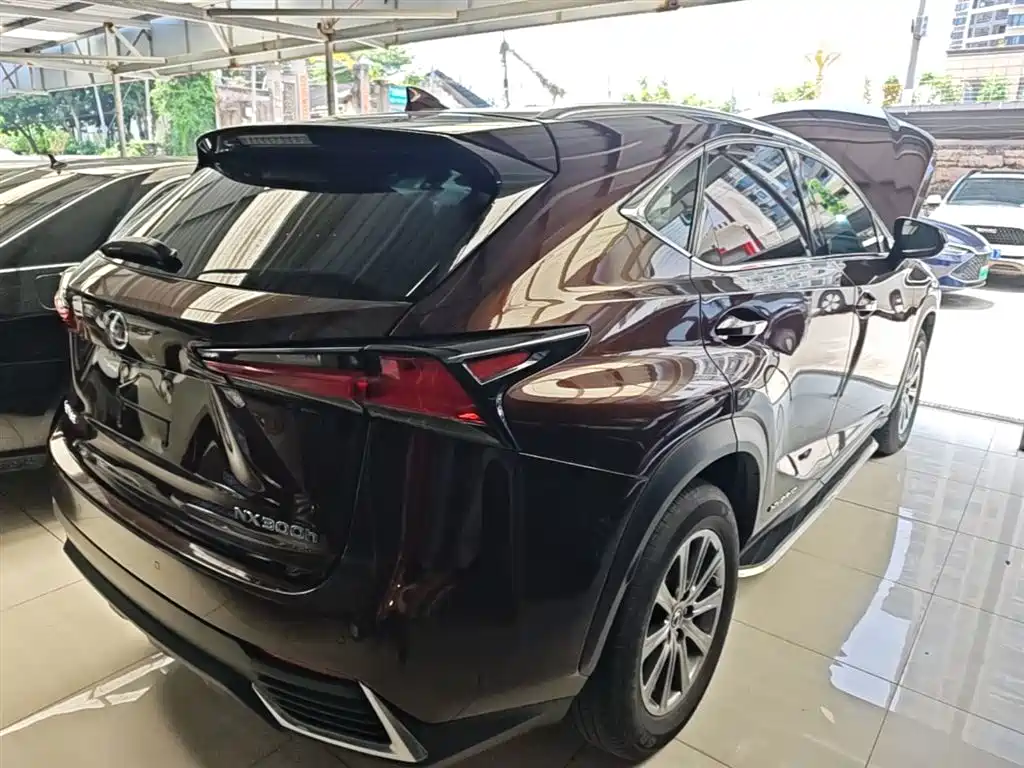 Lexus NX 2019 — фото 7