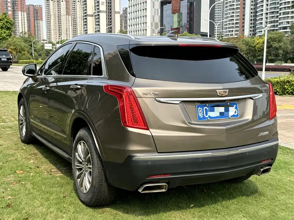 Cadillac XT5 2017 — фото 7