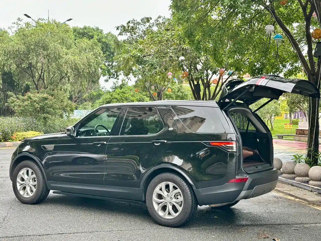 Land Rover Discovery 2018