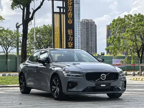 Volvo S60 2024