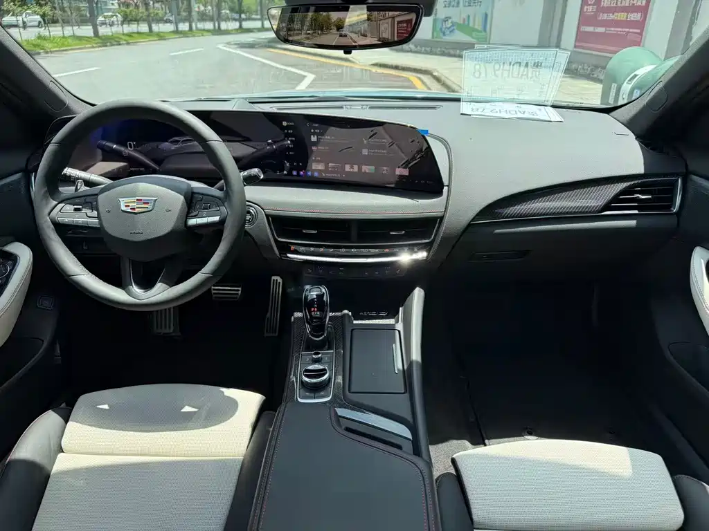 Cadillac CT5 2025 — фото 11