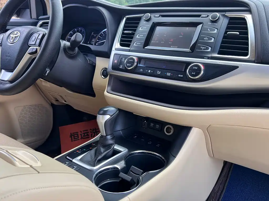 Toyota Highlander 2018 — фото 12