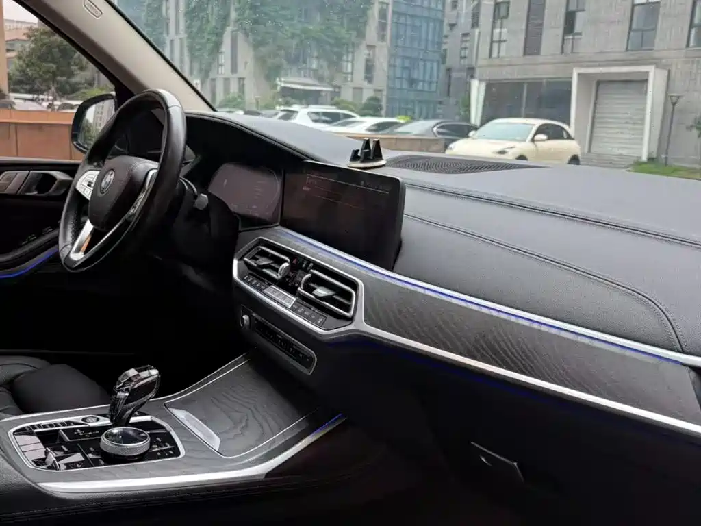 BMW X7 2021 — фото 19