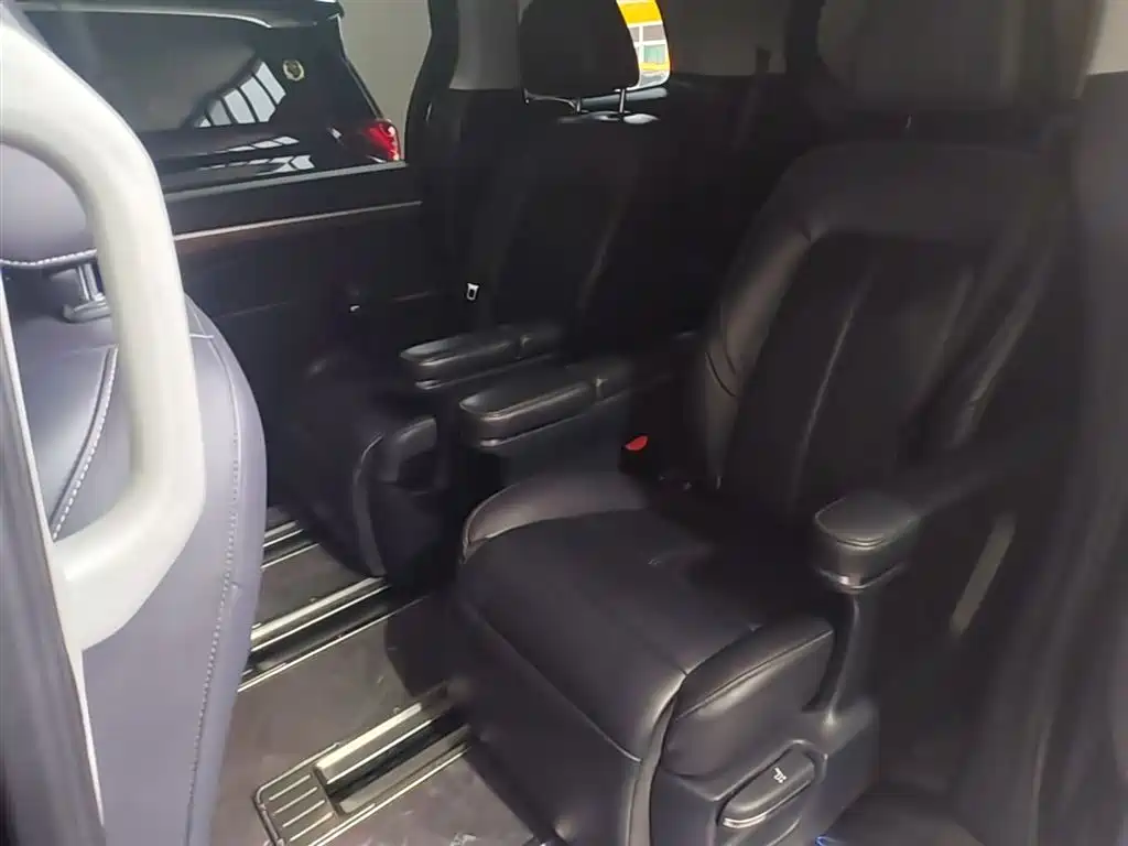 GAC Motor Trumpchi M8 2021 — фото 17