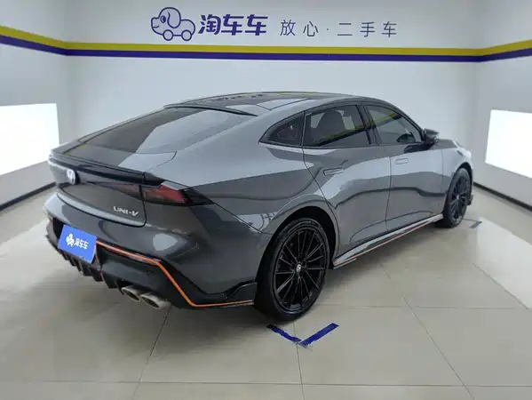 Changan UNI-V 2024