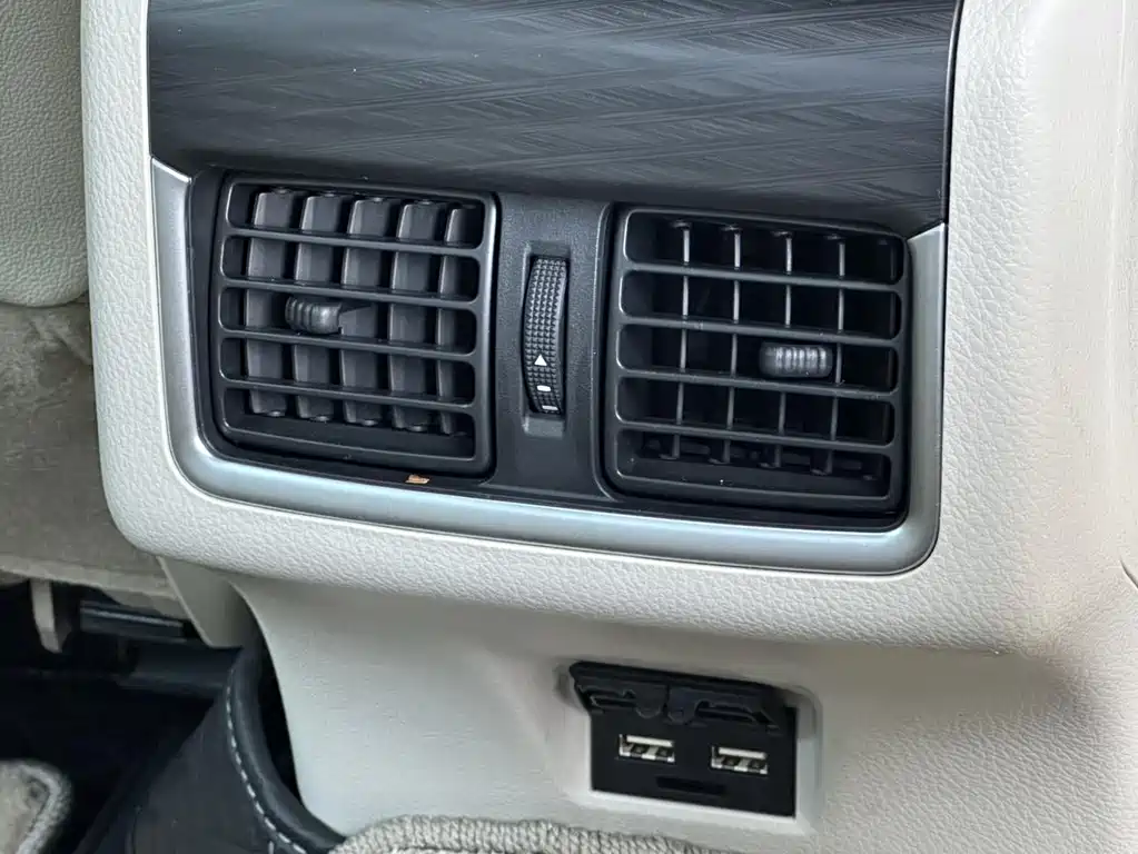 Toyota Camry 2021 — фото 10