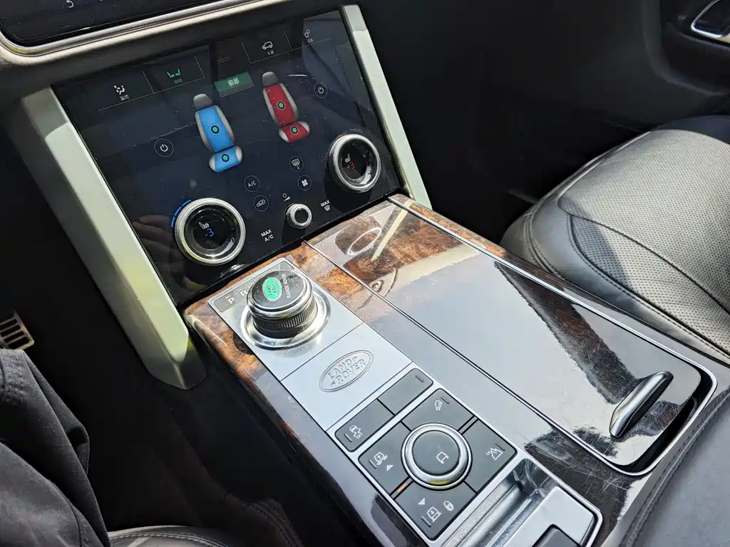 Land Rover Range Rover 2020 — фото 17