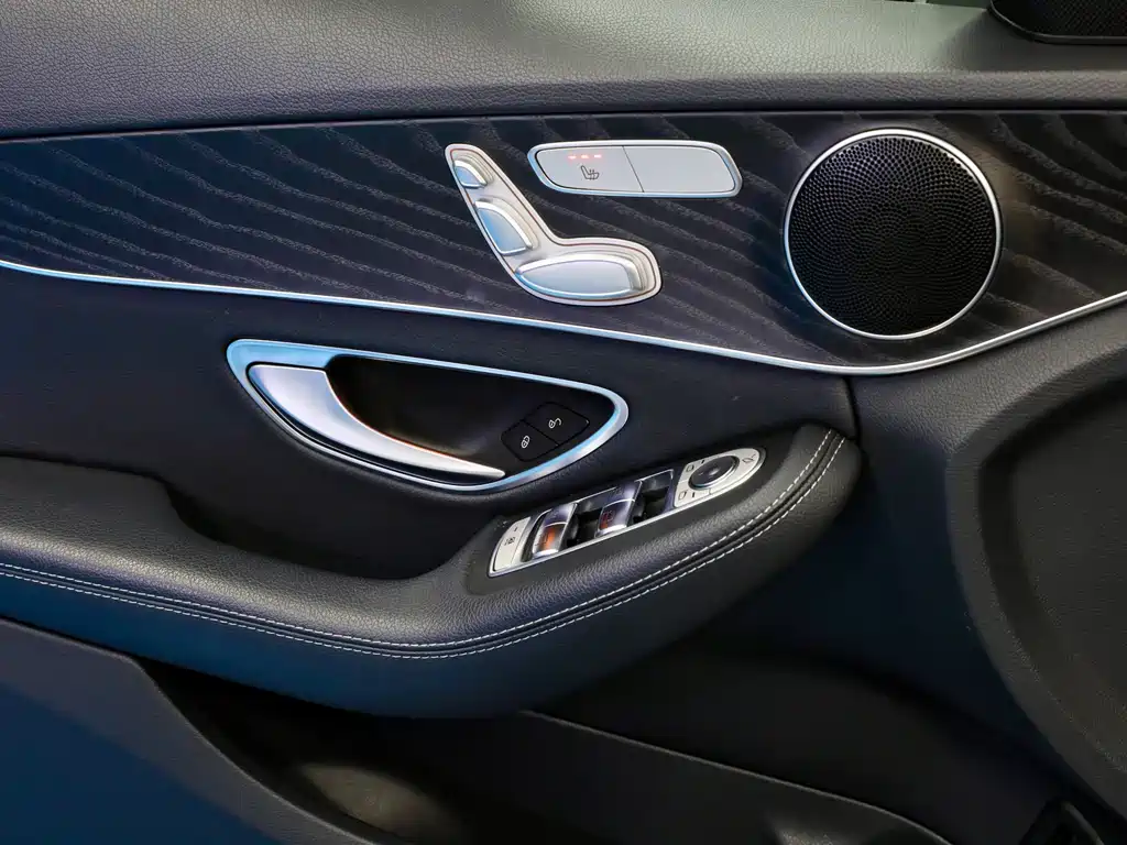 Mercedes-Benz C-Class 2019 — фото 19
