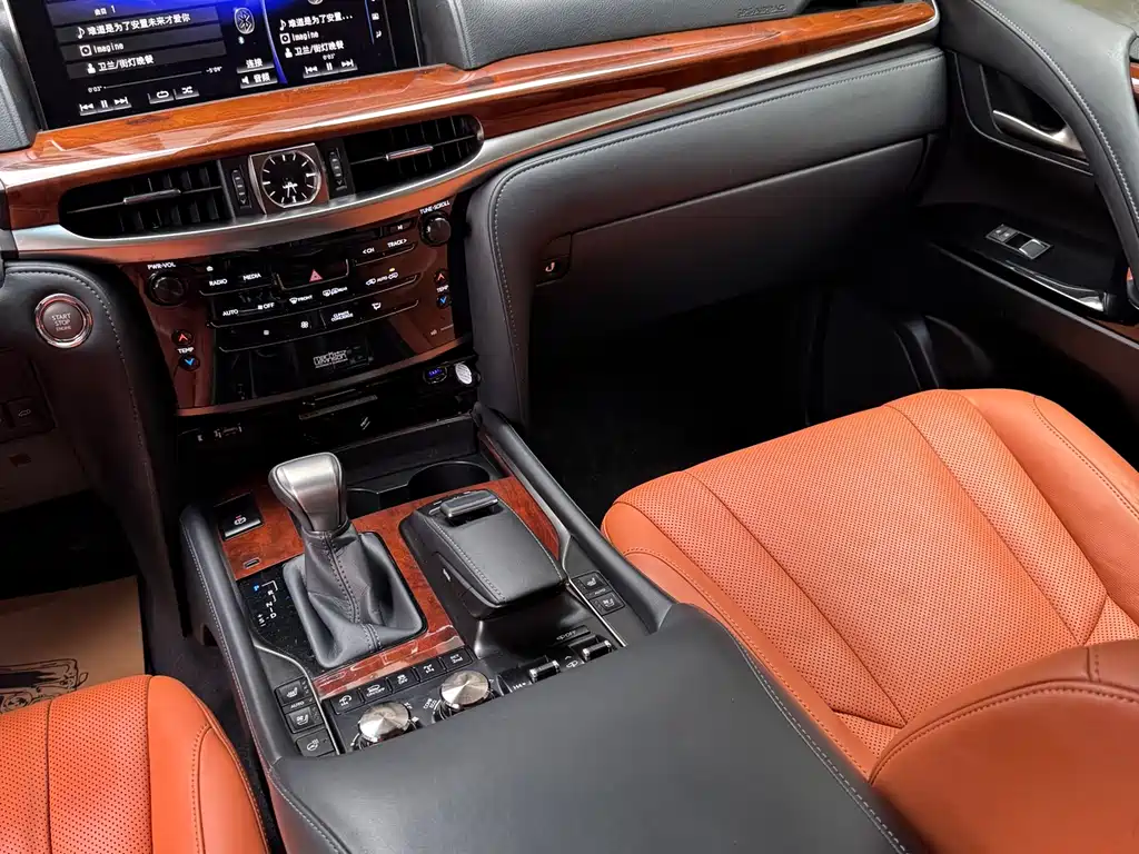 Lexus LX 2016 — фото 14
