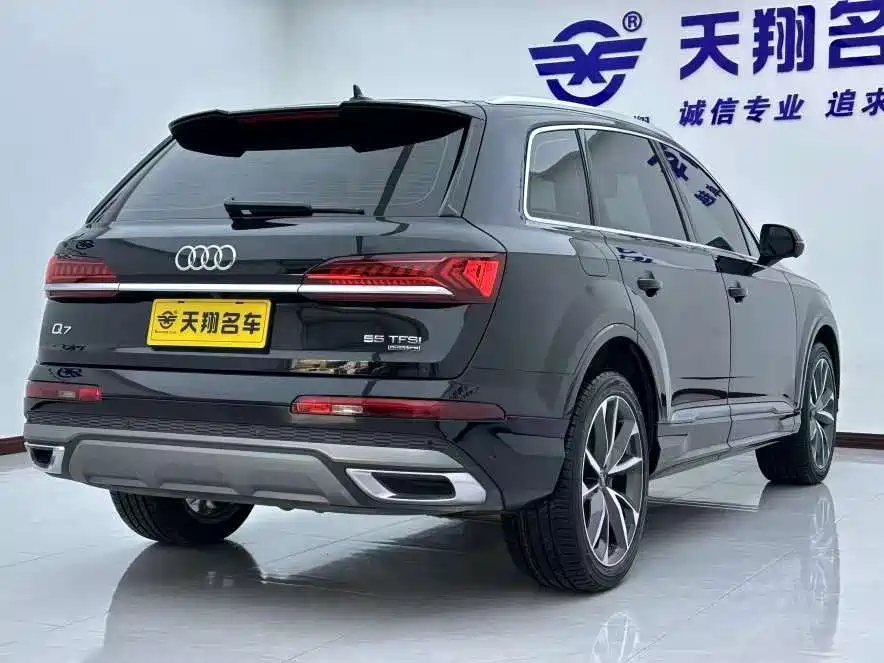 Audi Q7 2021 — фото 6