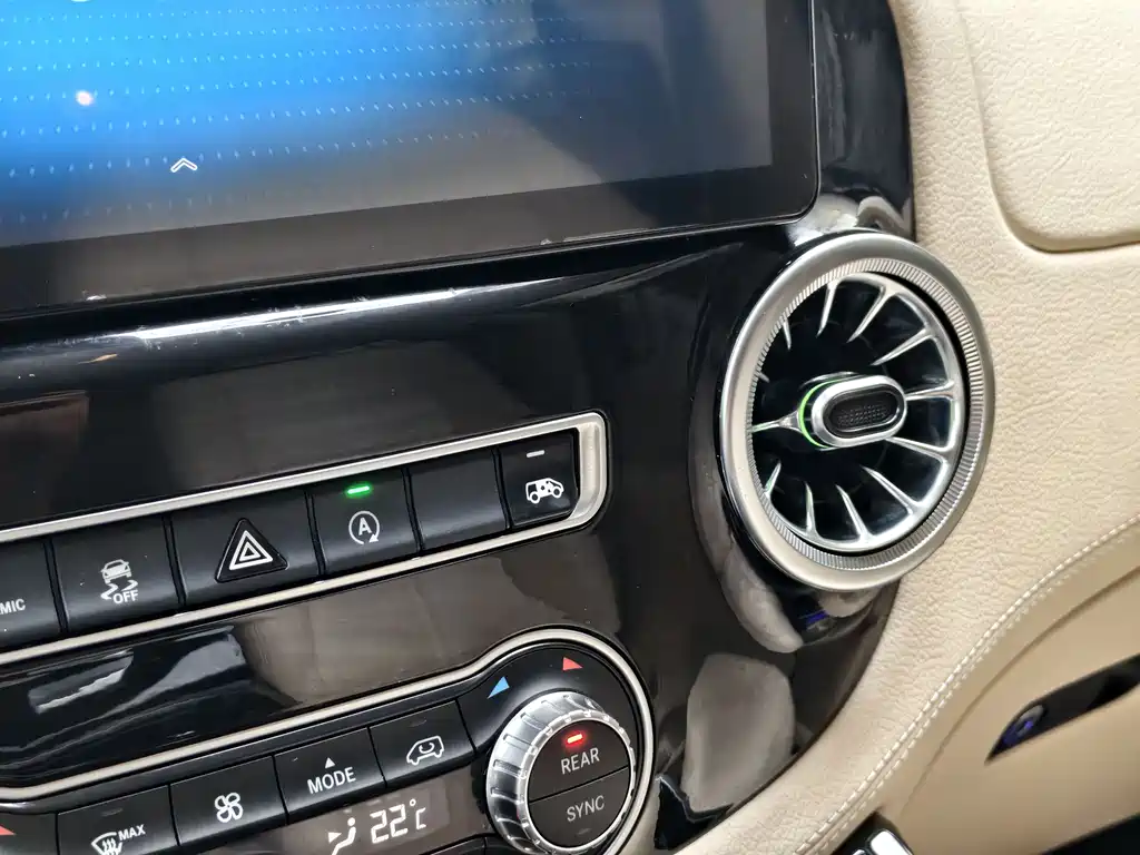 Mercedes-Benz Vito 2022 — фото 10