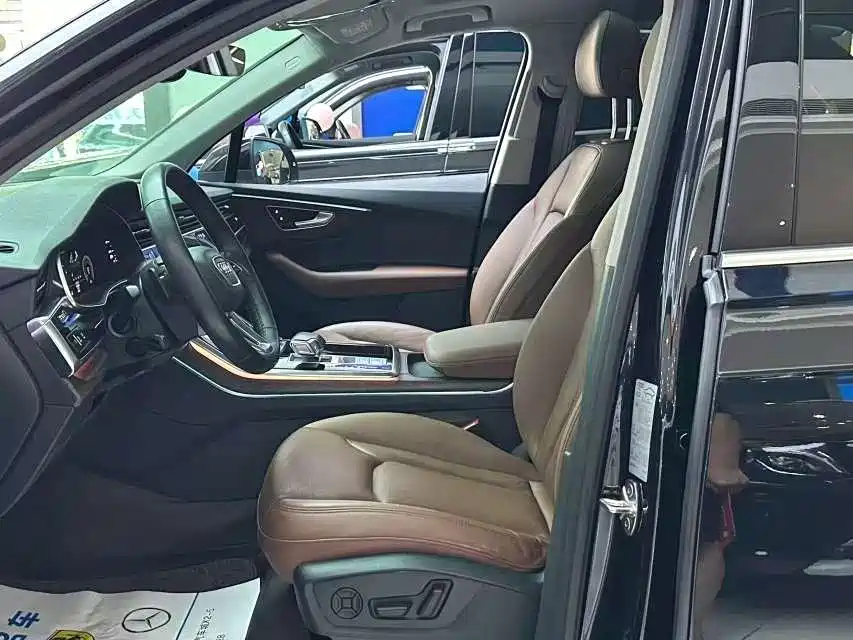 Audi Q7 2021 — фото 10