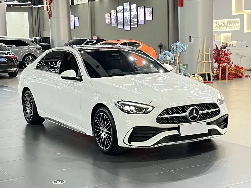 Mercedes-Benz C-Class 2023 — фото 3