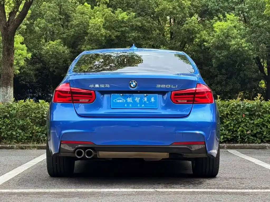 BMW 3 Series 2018 — фото 6