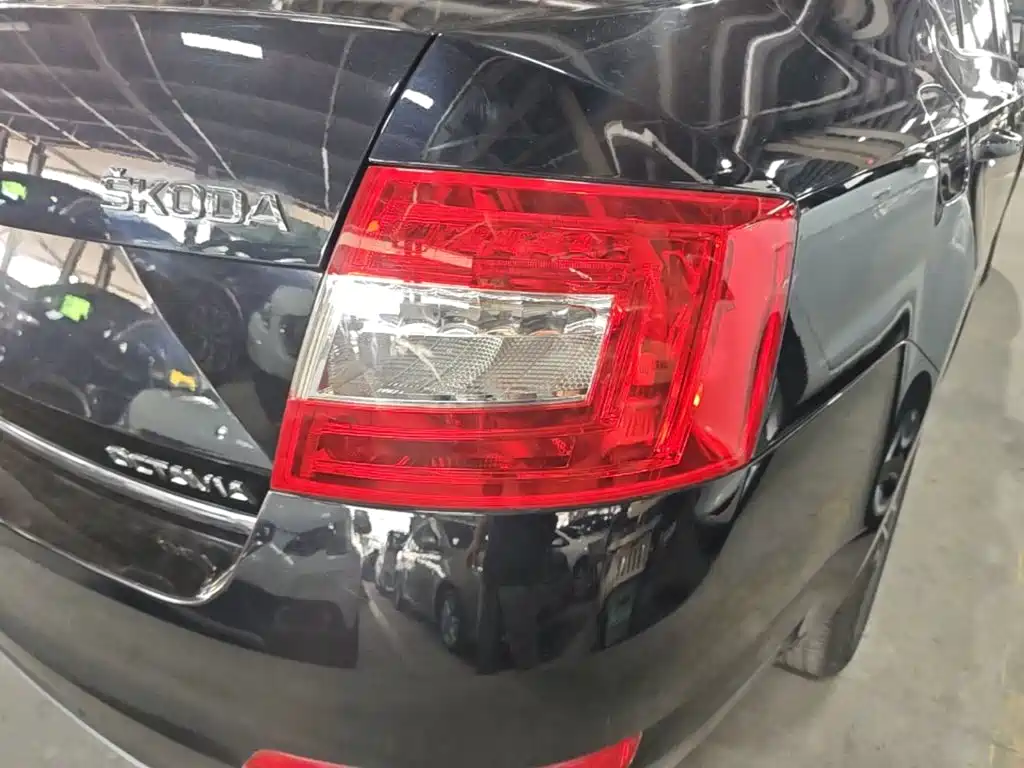 Skoda Octavia 2016 — фото 24