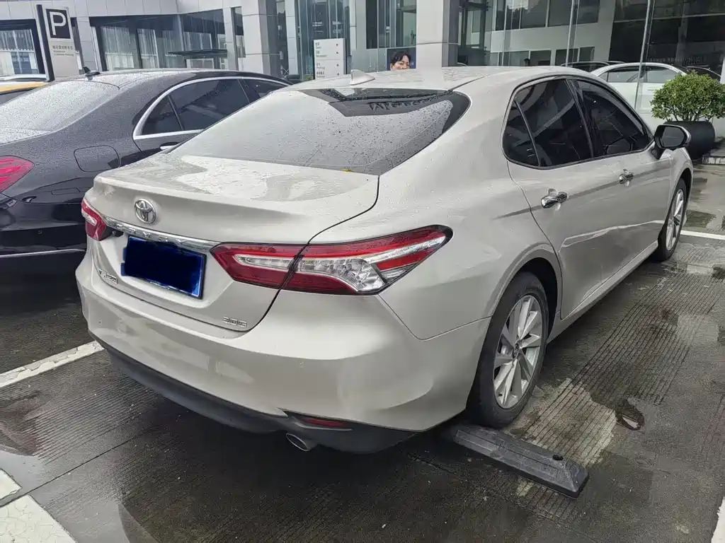 Toyota Camry 2021