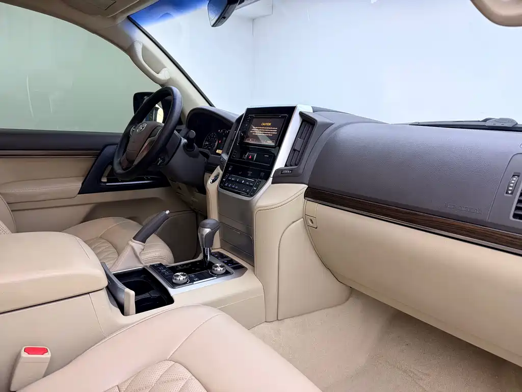 Toyota Land Cruiser 2019 — фото 11