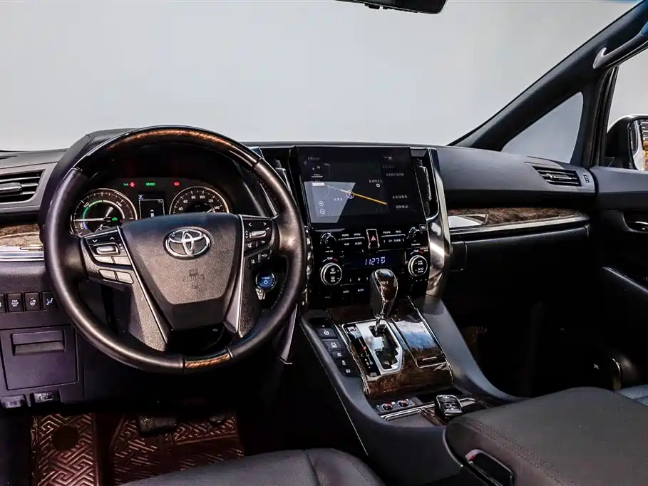 Toyota Alphard 2021 — фото 23