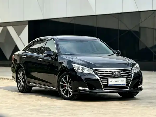 Toyota Crown 2016